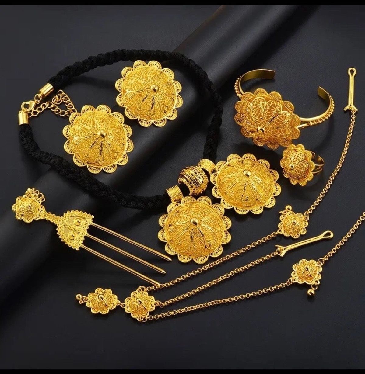 Traditional Gold Medallion Set